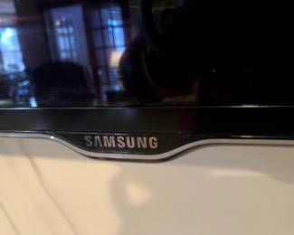 #6	Samsung TV (mounted - you move) - Samsung - 60" TV	 $150.00