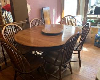 #14	Oak Table w/2 leaves w/6 chairs (4' round - '6 x 30T) - Made in the U.S.A. w/pedestal Base	 $220.00