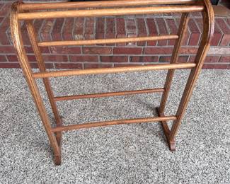 Wooden quilt rack