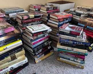 Fiction books - hardcover, popular authors, several lots of 10-13 books.