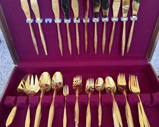 Florentine gold flatware set