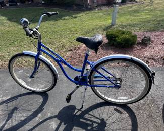 Trek Town & Country Women’s Blue 17” Bicycle with metal fenders
