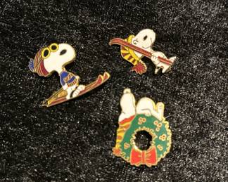 Vintage enamel Snoopy Pin, vintage jewelry