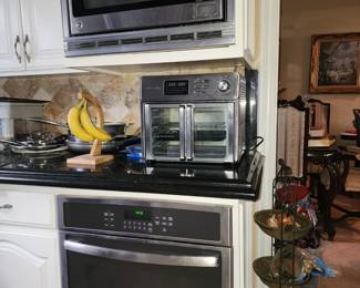 GE Kitchen Appliances
-microwave
-oven
-dishwasher