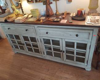 Large credenza 