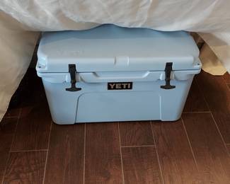 Yeti, 45 Quart Cooler--Like New