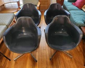 Set of 4 mid century chairs