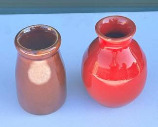(2) Small Pottery Pieces Feat. Hall

