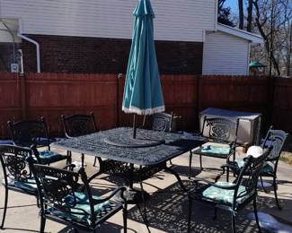 Cast Iron Outdoor Patio Set W/ Table, Chairs, & Umbrella
