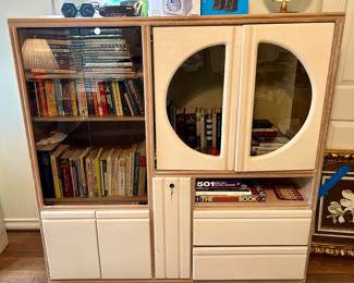 Neat retro media cabinet
