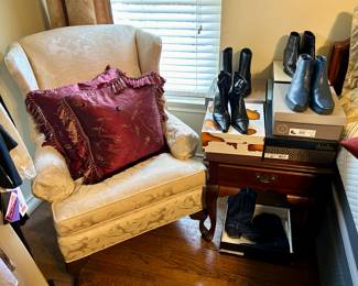 Great selection of WMs leather boots