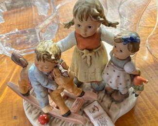 Hummel "Learning to Share" with Box  182 of 3,000