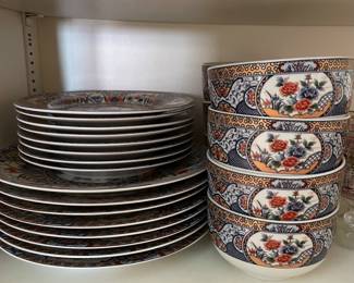 24pc Set of Horchow Imari Style Dishes