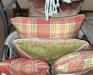 Accent pillows (not fill-a-bag)