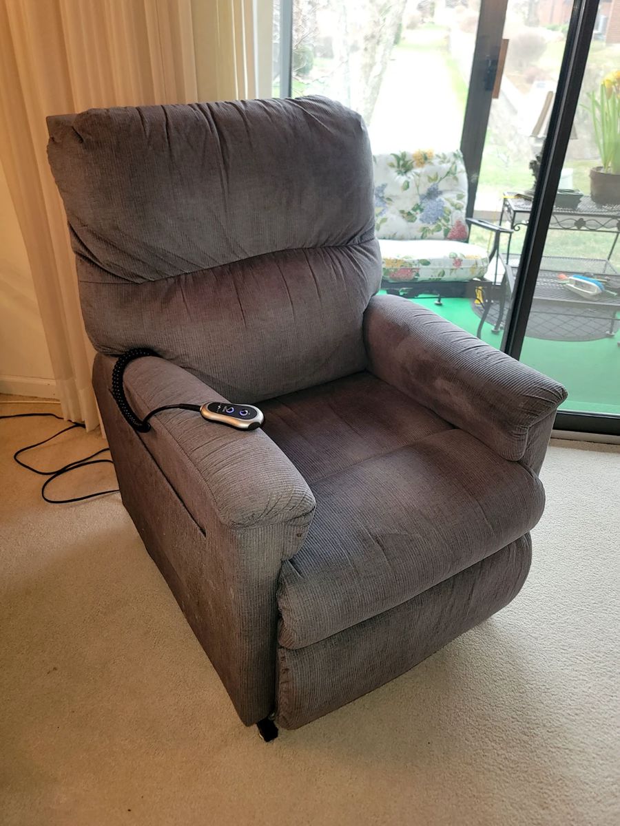 Electric lift chair and recliner