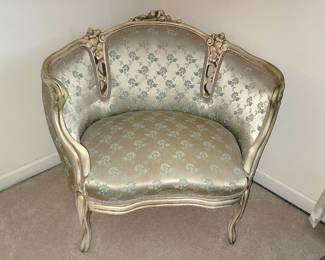 Vintage Louis XV barrel chair