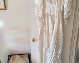 1949 wedding gown with veil