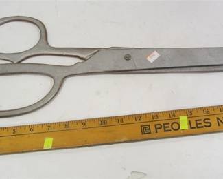  OVERSIZE DECORATIVE ALUMINUM SCISSORS.  22" LONG