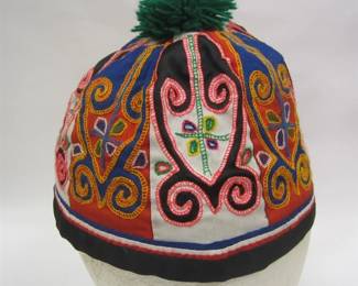  CHINESE EMBROIDERED CLOTH HAT. HAND MADE 
