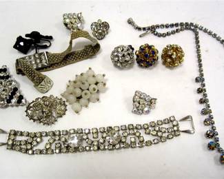 VINTAGE COSTUME JEWELRY DRESS CLIP, RHINESTONE BRACELET, NECKLACE 
