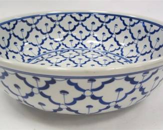  THAILAND HAND PAINTED PORCELAIN 10" SERVING BOWL 