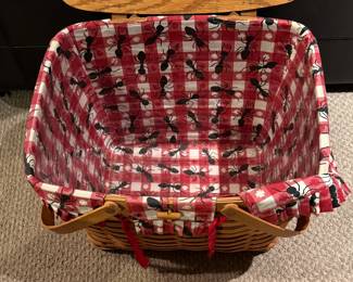 Longaberger Picnic Basket with Rise and Checked Liner. Photo 3 of 4.