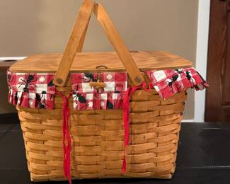 Longaberger Picnic Basket with Rise and Checked Liner. Photo 1 of 4.