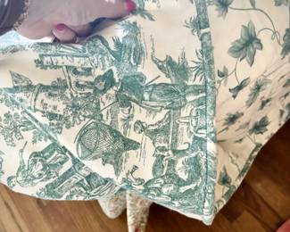 King-sized toile duvet (matches loveseat)
