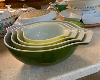 vintage pyrex "verde" cinderella bowl set