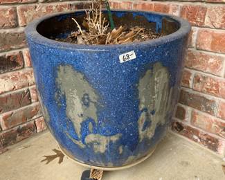 large pot on rollers