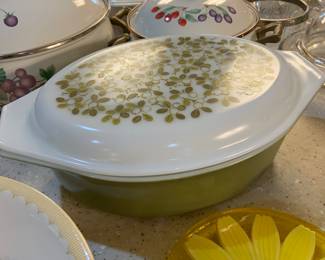 vintage Pyrex "green olive"