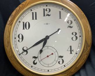 HOWARD MILLER Vtg Wooden Wall Clock 622 757
