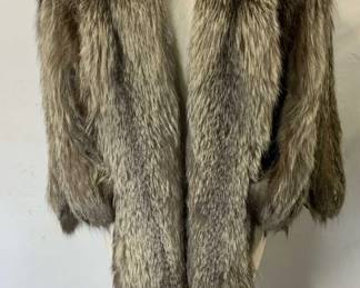 Vintage Ralph Hudgins Brown Fox Fur Cape
