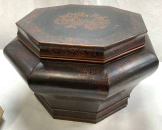 Chinese Lacquered Wood Octagonal Rice Box
