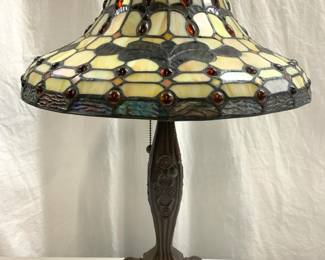 Vntg Tiffany Style Stained Glass Shade Table Lamp
