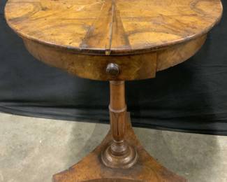 Vintage Pedestal Round Top Side Table
