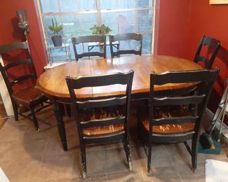 Breakfast Table with 6 Chairs