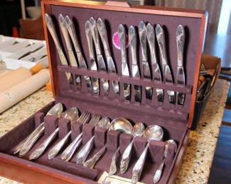 Oneida Tudor Flatware