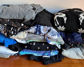 Over 20 Assorted Women's Clothing, Dresses, Blouses & Sweaters, Sizes Medium To Extra Large
Lot #: 192