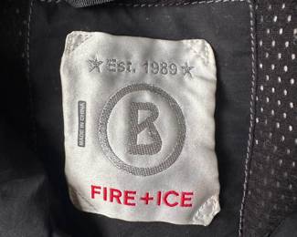 4 Jackets: Fire & Ice, Banana Republic, H&M & Loft, Size Large
Lot #: 190