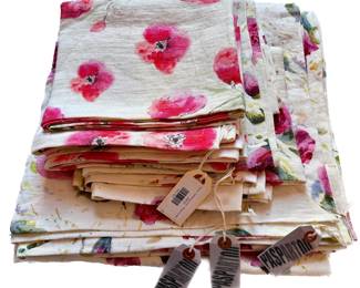 New With Tags Soft Washed Linen Tablecloth & 4 New Table Runners From Pas-Par-tou Boutique
Lot #: 29