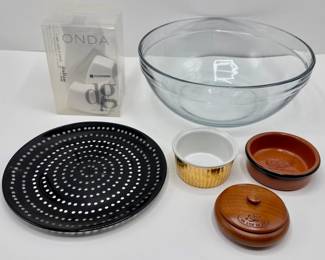 Vintage Anchor Hocking Large Bowl, New Onda Italian Salt & Pepper Set, Wood Salt Dish & More
Lot #: 193