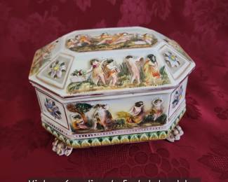Vintage Capodimonte footed cherub box