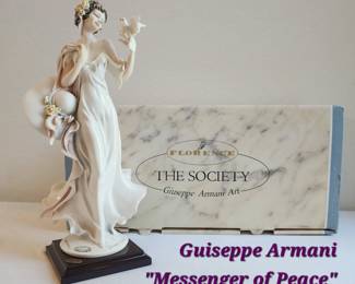 Giuseppe Armani "Messenger of Peace" figurine
