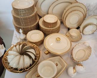 Beautiful, huge Rosenthal 24 k gold rimmed dining set