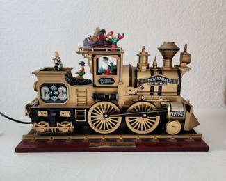 Mr. Christmas musical, smoking train