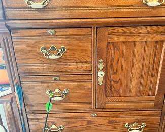 Lexington Furniture chest of drawers 