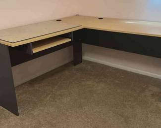 LShaped Desk W Glass Top Protector