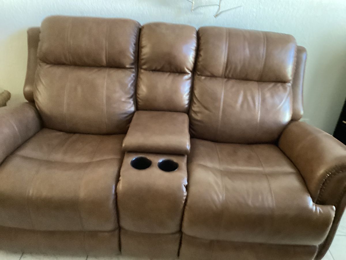 SunCoast Estate Sales in Englewood, FL starts on 2/23/2024