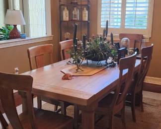Pottery Barn Dining Table with 8 Chairs